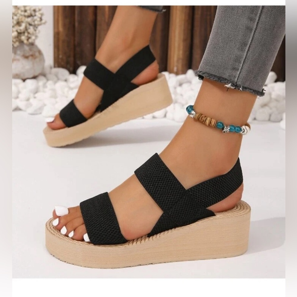 ‼️ SOLD ‼️ NWOT Sandals with elastic Strap